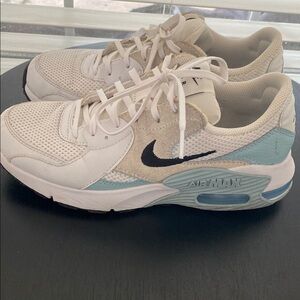 Nike White and Blue Sneakers with Cushioned Midsole